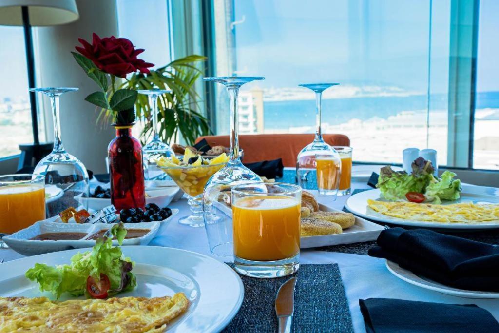 Mandarin Palace Hotel & Spa Танжер Екстериор снимка A breakfast table