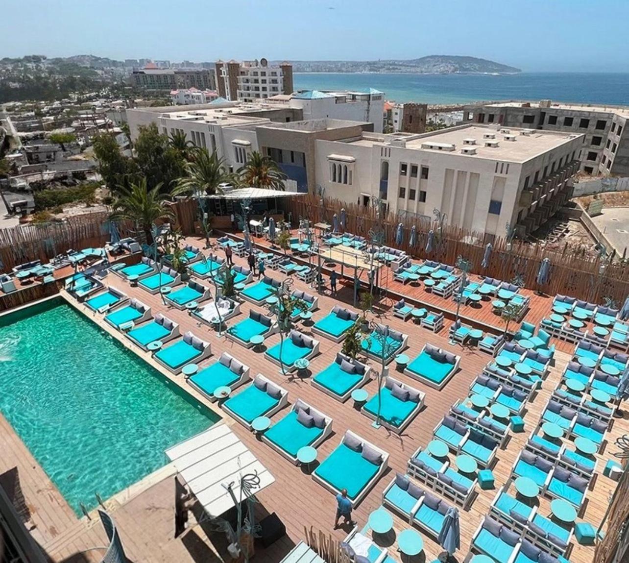 Mandarin Palace Hotel & Spa Танжер Екстериор снимка The pool at the W Hotel