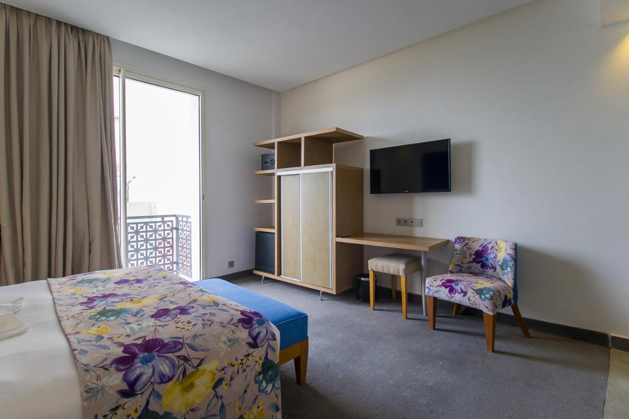 Mandarin Palace Hotel & Spa Танжер Екстериор снимка A room at the hotel